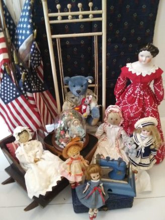 The event will feature antique and collectible dolls, bears, miniatures and related items, along with an educational exhibit of antique and modern rag dolls.